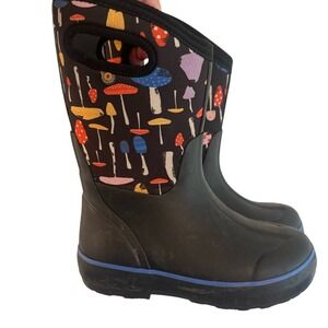 Bogs Bloom Kids Black Mushroom Print Boots size 1 like new